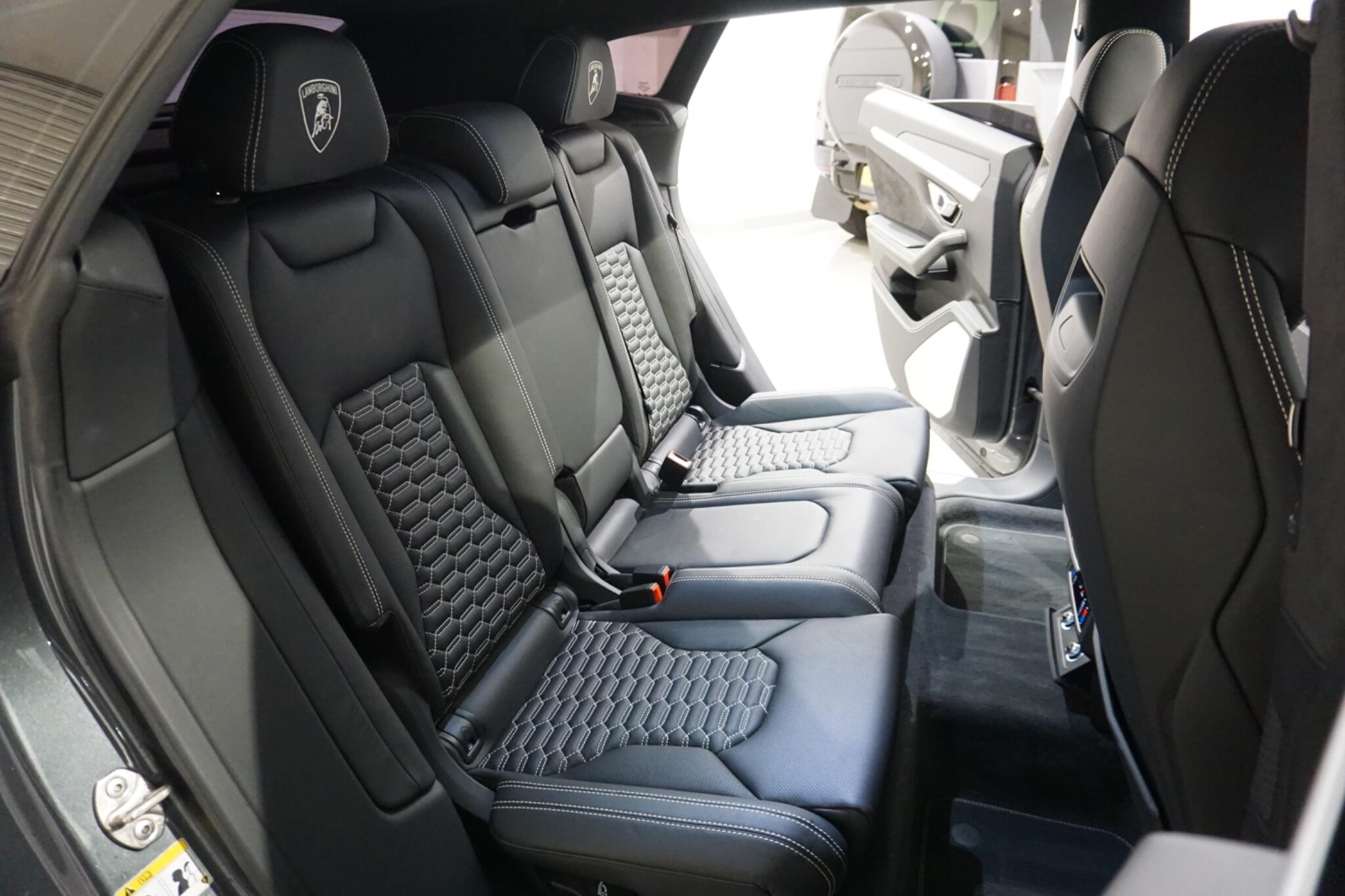 Lamborghini Urus 4.0 V8 BiTurbo SUV 5dr Petrol Auto 4WD Euro 6 (650 ps)
